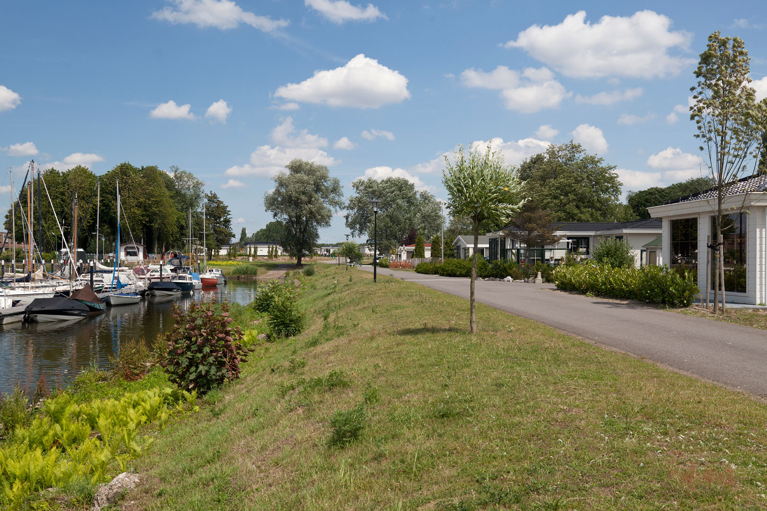 Bungalow aan het water