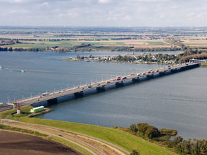 Snoekbaarsbootverhuur vissen moerdijk